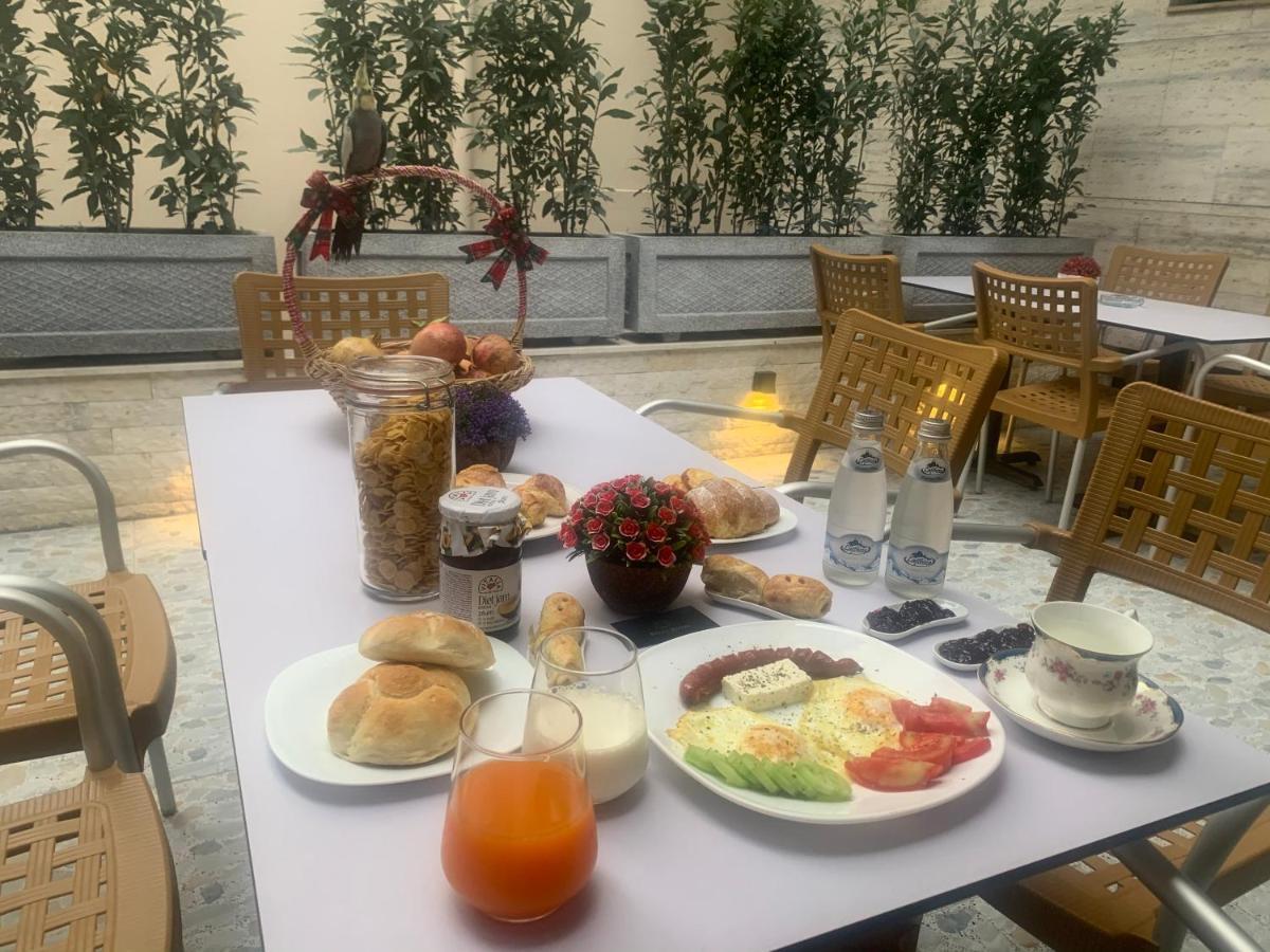Belux Hotel Tirana Bagian luar foto