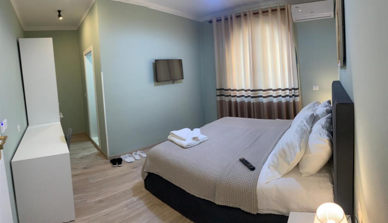 Belux Hotel Tirana Bagian luar foto