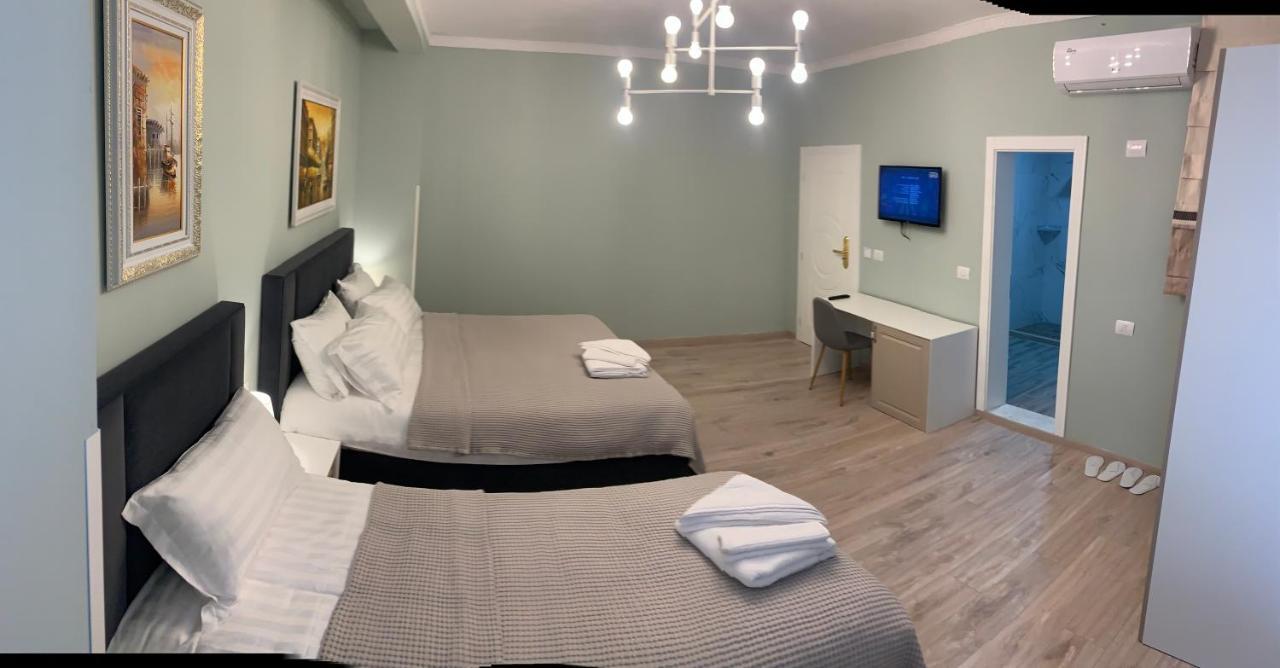 Belux Hotel Tirana Bagian luar foto