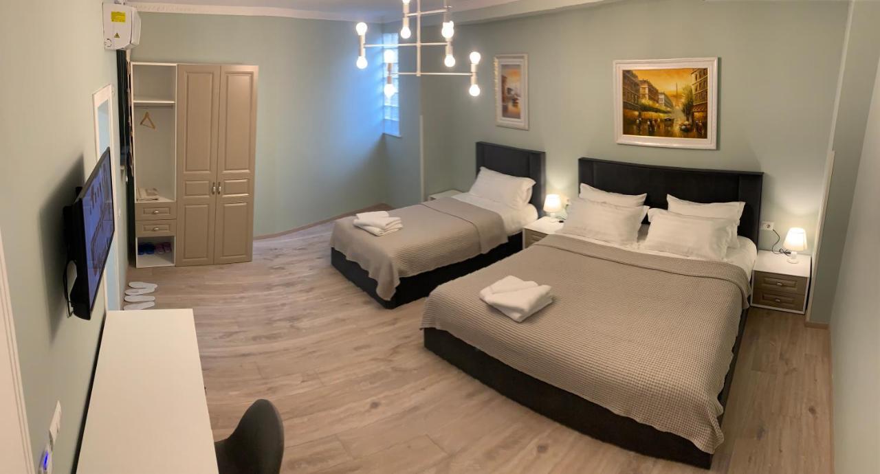 Belux Hotel Tirana Bagian luar foto