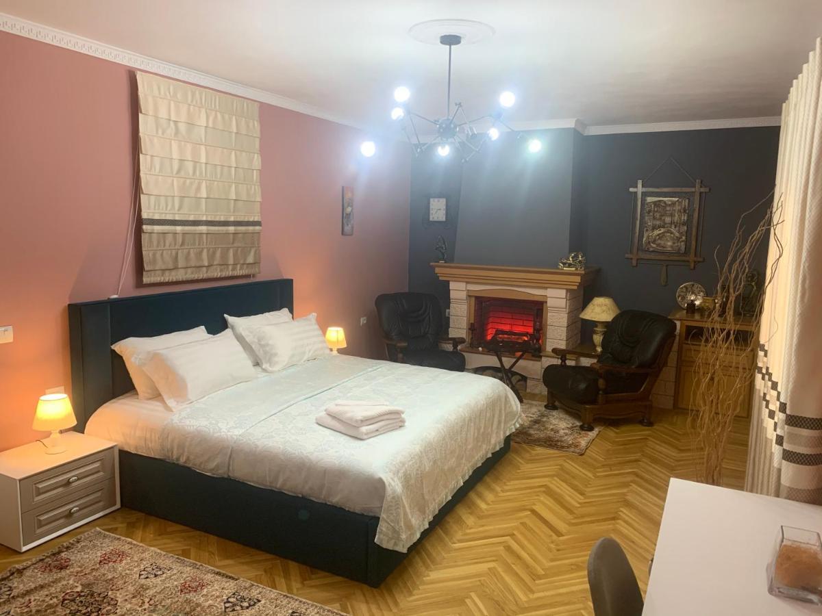 Belux Hotel Tirana Bagian luar foto